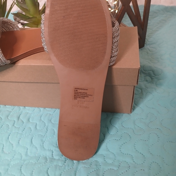 Steve Madden Silver Sandals Elegant Summer Style - Picture 6 of 8